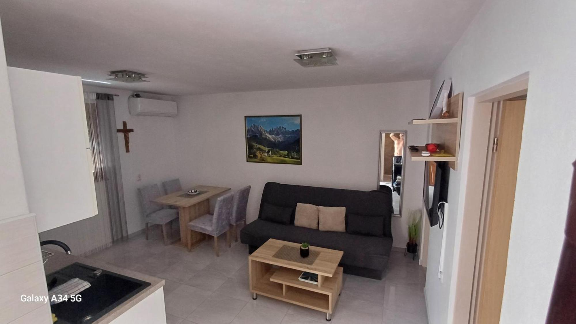 Leo Apartment Vir Exterior photo